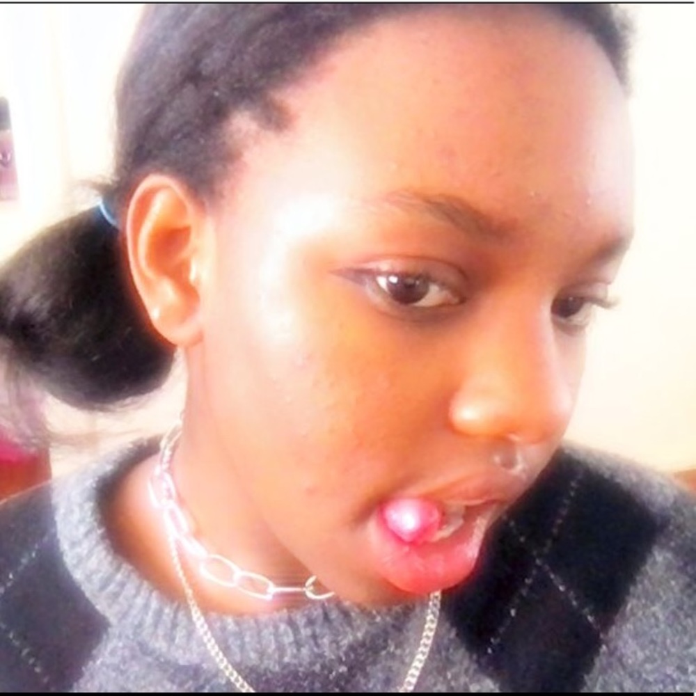 Meet your Posher, Adanze